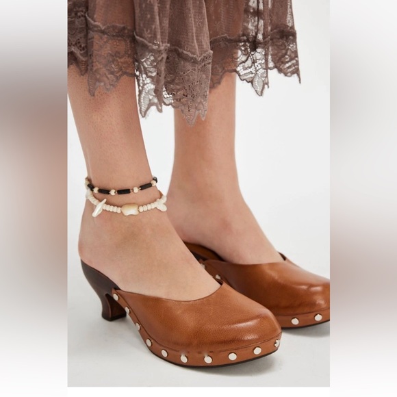 Free People Jeffrey Campbell Blakeney Mini Clog Camel Distressed Leather
